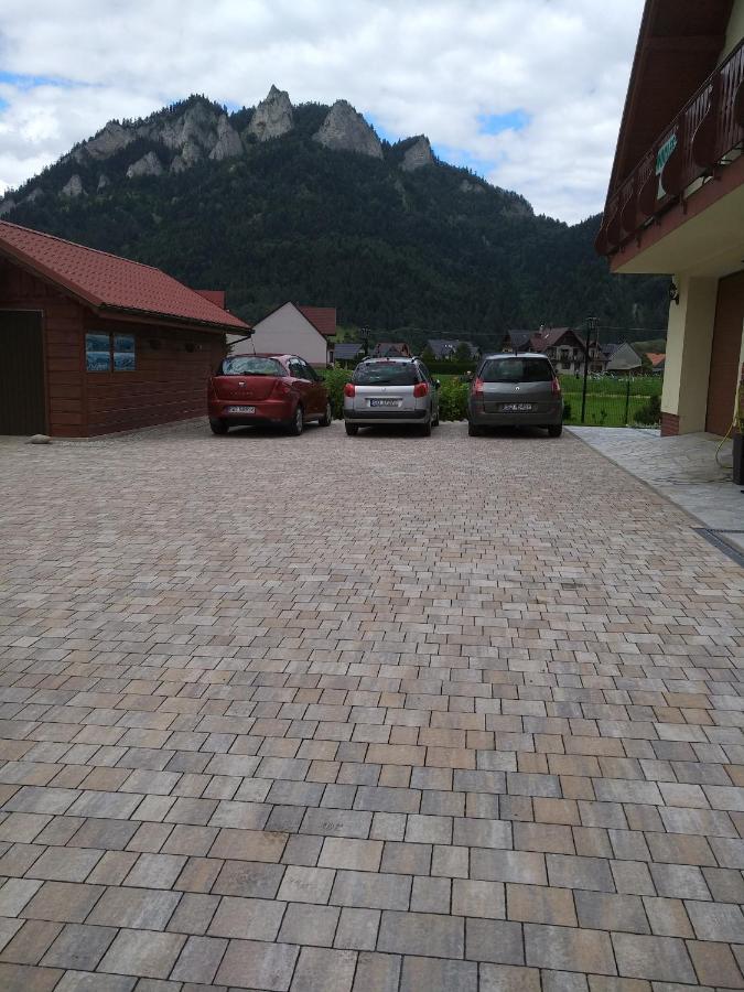 Pokoje Z Aneksami Kuchennymi U Wiktorii Sromowce Niżne Exterior foto