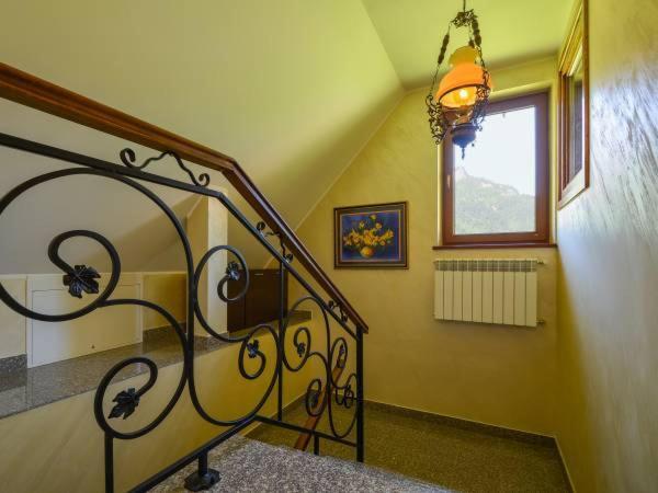Pokoje Z Aneksami Kuchennymi U Wiktorii Sromowce Niżne Exterior foto